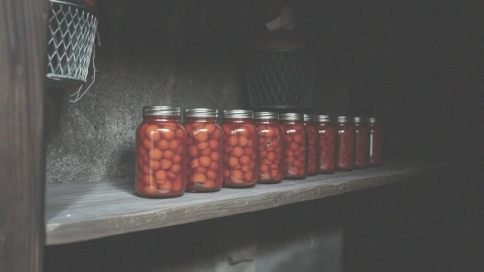 Jak przechowywać konfiturę z jarzębiny w słoikach?