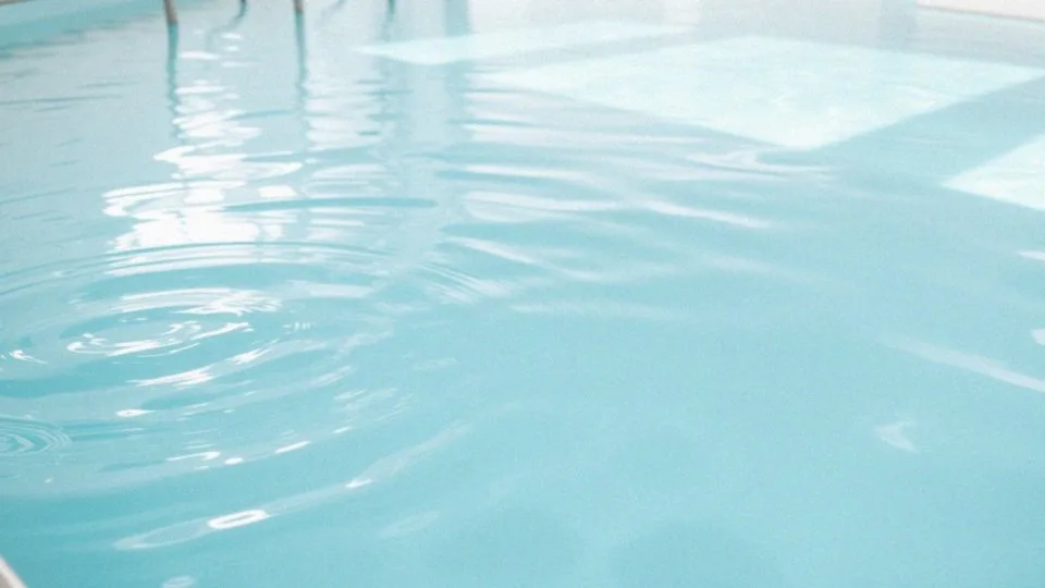 Jakie są korzyści z ćwiczeń w wodzie podczas rehabilitacji kolan?